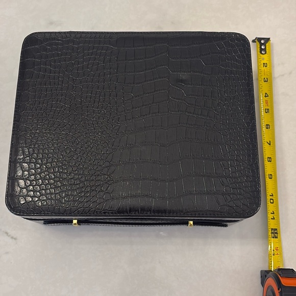 Awesome beauty box! - Picture 8 of 11